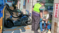 6歲童誤催油門！ 機車「暴衝撞油罐車」釀父子受傷
