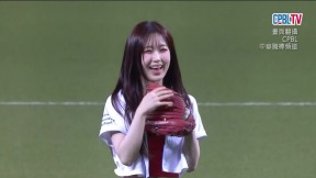 中職史上首次！ 韓國女團NMIXX大巨蛋開球
