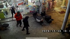 寒流來襲冷「爆」了！ 服飾店玻璃門裂碎一地