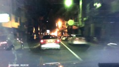 男酒駕拒檢飆車遭移送！ 女友不捨緊抱「打勾勾要回來喔」