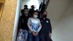 警掃蕩淫樓驚見天空下「保險套雨」！ 真相曝光笑翻