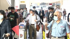 防堵疫情！ 雙鐵祭退票「免手續費」、台鐵「尖峰時間」人流管制