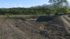 強颱襲花蓮！ 農路遭沖毀陷 「4公尺坑洞」 阻斷收割道路