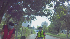 賊星該敗！ 男遛狗經車禍現場...警一看竟是「竊盜通緝犯」