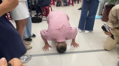基隆選戰／綠地變藍天！ 謝國樑「下跪感謝」：我是市民、上帝的僕人