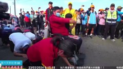 姊罹腦瘤坐輪椅！ 妹妹「求三年」跪求白沙屯媽賜福庇佑