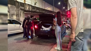 男載女友嗑涼麵求婚　違停遭警「揪出毒品」上銬帶走